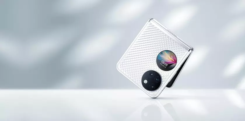 Дороже, чем Xiaomi 12 – стала известна стоимость замены экрана в Huawei P50 Pocket