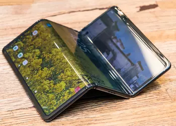 Cкладывающийся в трое смартфон Huawei будет работать на флагманском чипе Kirin