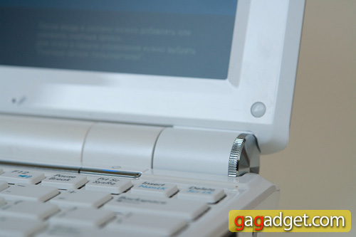eee_pc_1000he_hinge.jpg
