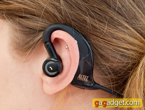 altec_backbeat_906_on_ear.jpg