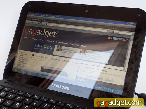 samsung_n310_reflections.jpg