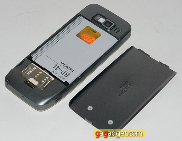 nokia_e52_open.jpg