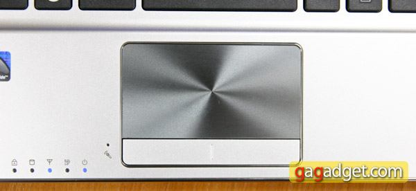 nf310_touchpad.jpg