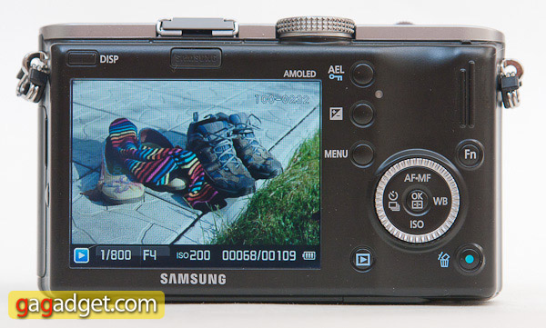 nx100_back.jpg