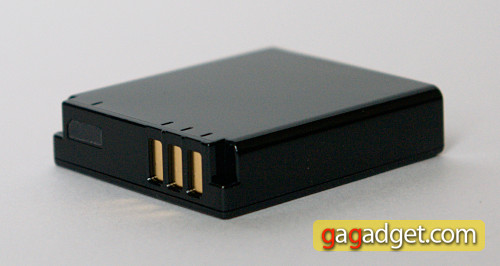samsung_hmx-r10_accu.jpg