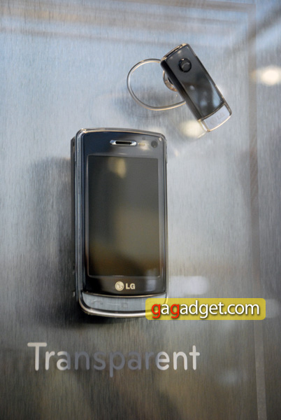 LG_GD900_1.jpg