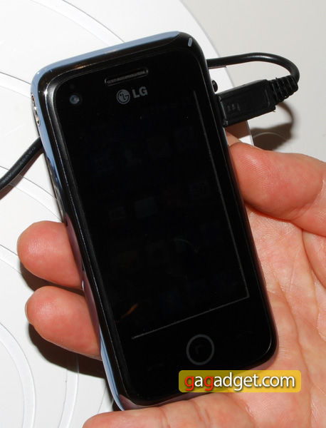 LG_GM730_01.jpg