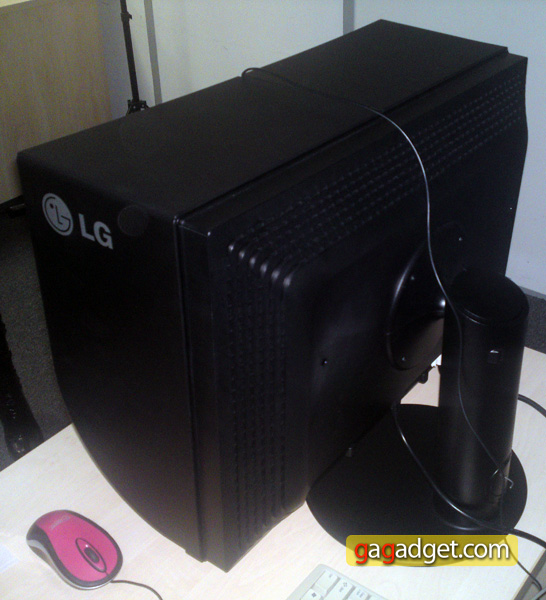 LG_W2420R_08.jpg