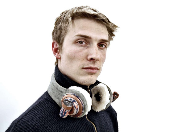 HeadphonesCaptured_04.jpg