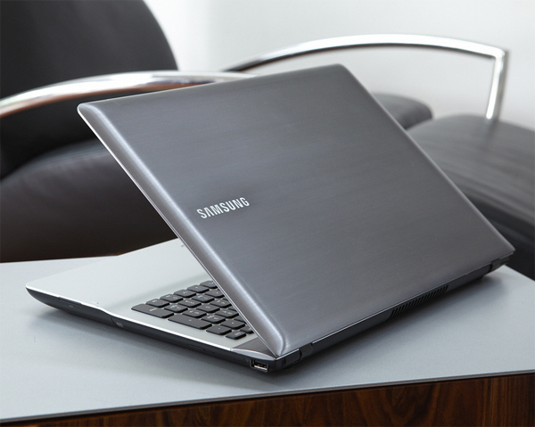 SamsungQX_01.jpg