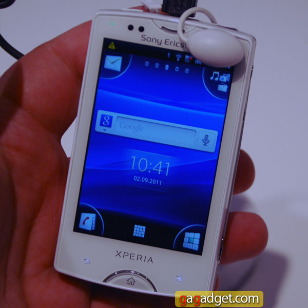 SonyEricssonXperiaMiniPro_03.jpg