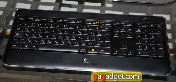 LogitechK800_01.jpg