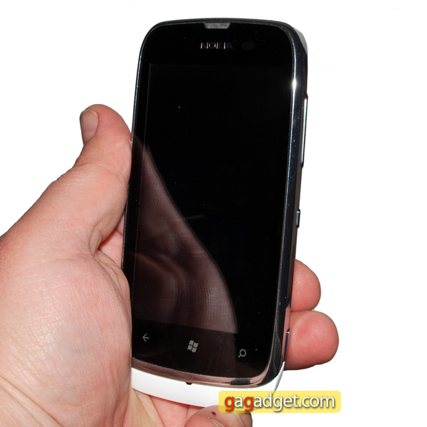 NokiaLumia610_00