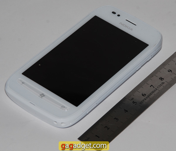 NokiaLumia710_02.jpg
