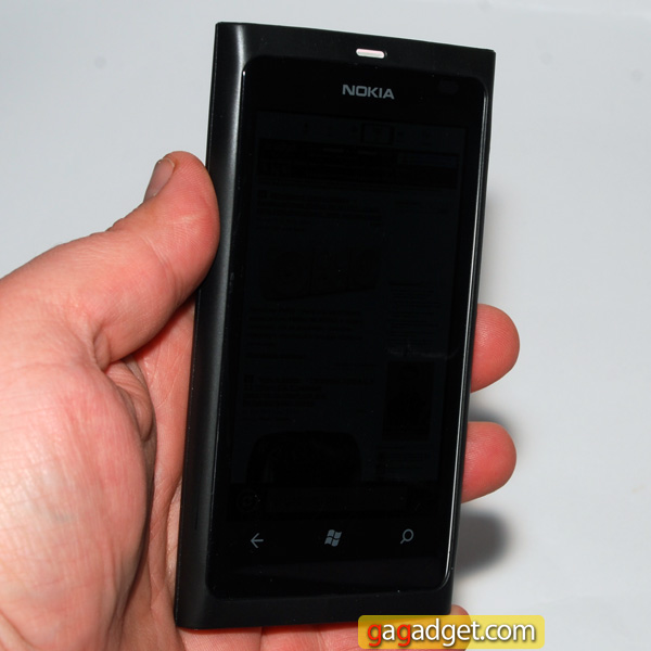 NokiaLumia800_06.jpg