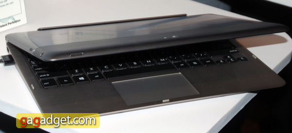 ASUS-Tablet-810-08.jpg