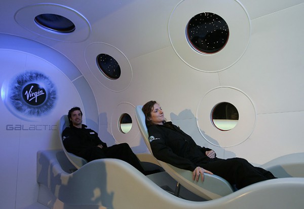 alt_space_tourist0223.jpg