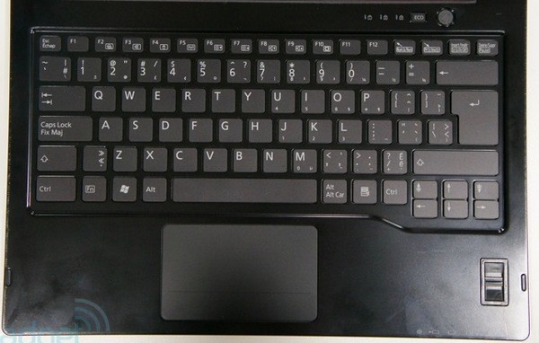 fujitsu025.jpg