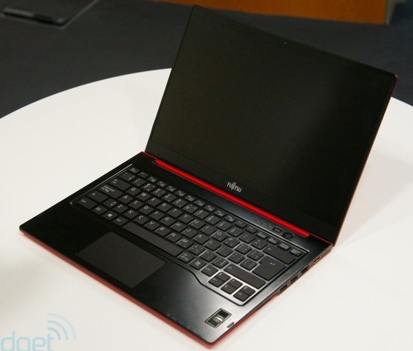 fujitsu030.jpg