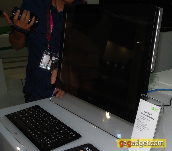 AcerAspire5600U_01.jpg