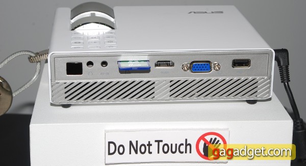AsusB1_04.jpg