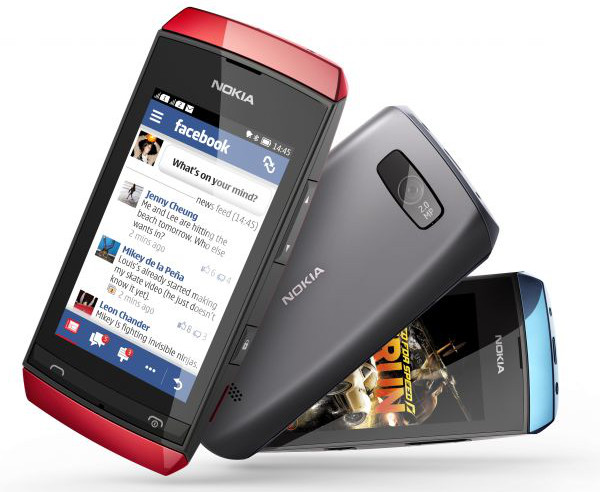 Nokia_Asha_305_01.jpg