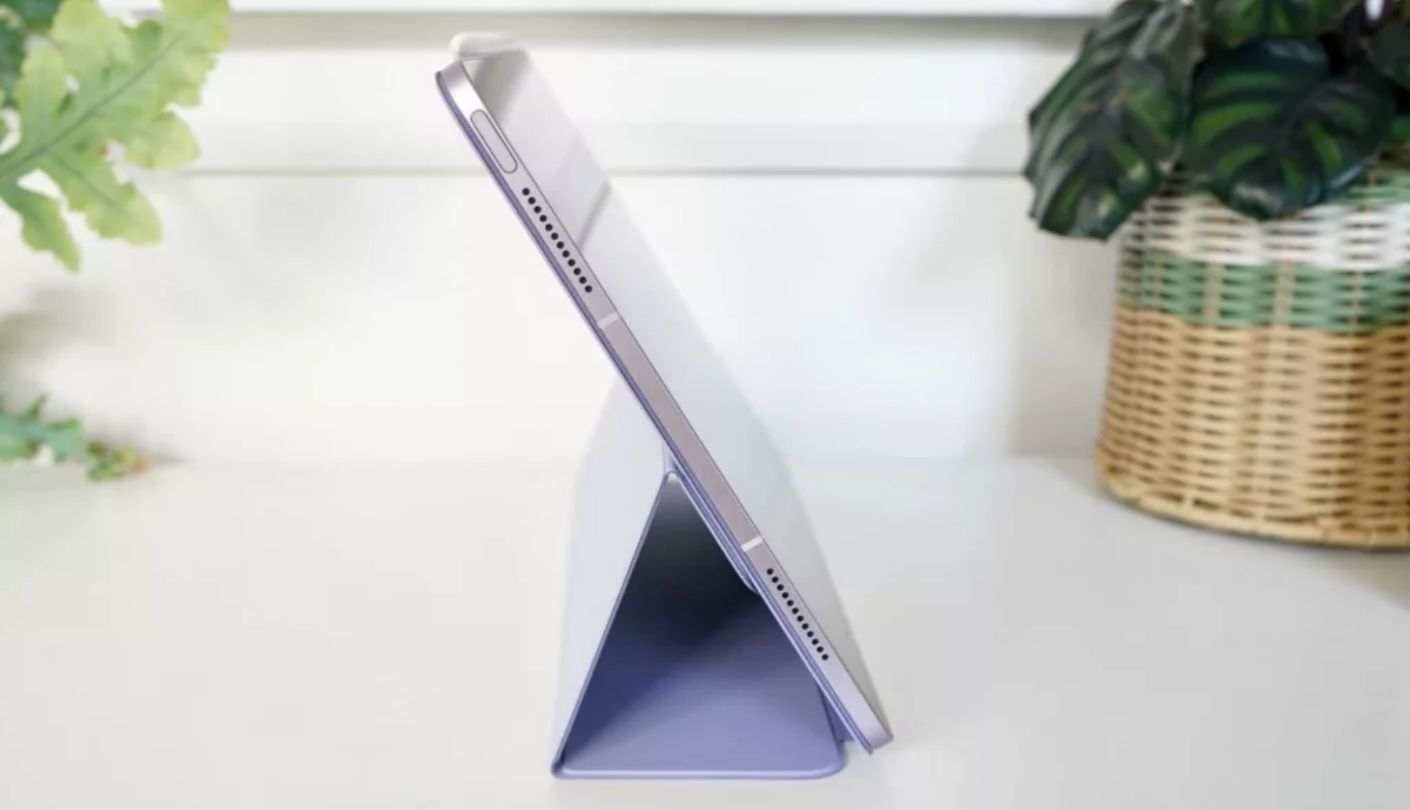 Apple iPad Air 11-inch (M4) tablet for zoom meetings