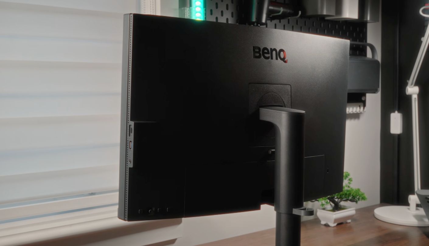 BenQ PD2706U monitor for productivity