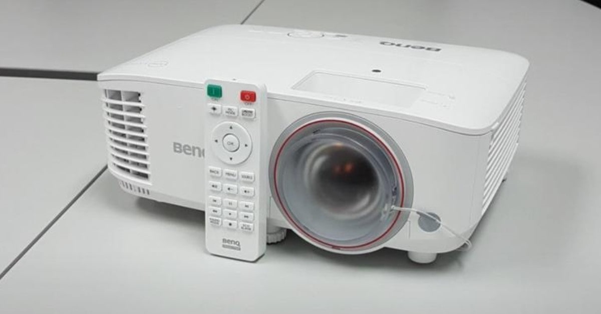 BenQ TH671ST projecteur pour petite pièce