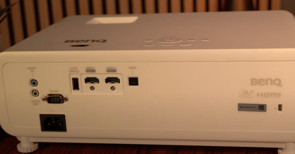 BenQ TH690ST short-distance projector
