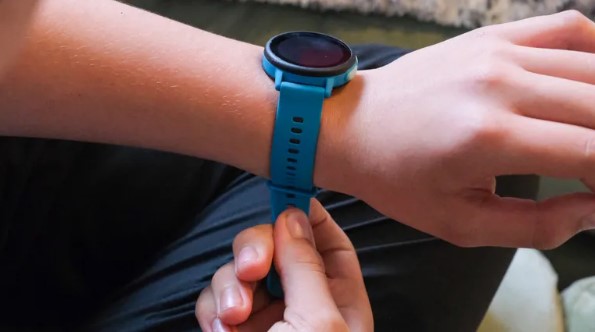 Montre connectée Garmin Bounce 2 pour enfants avec téléphone