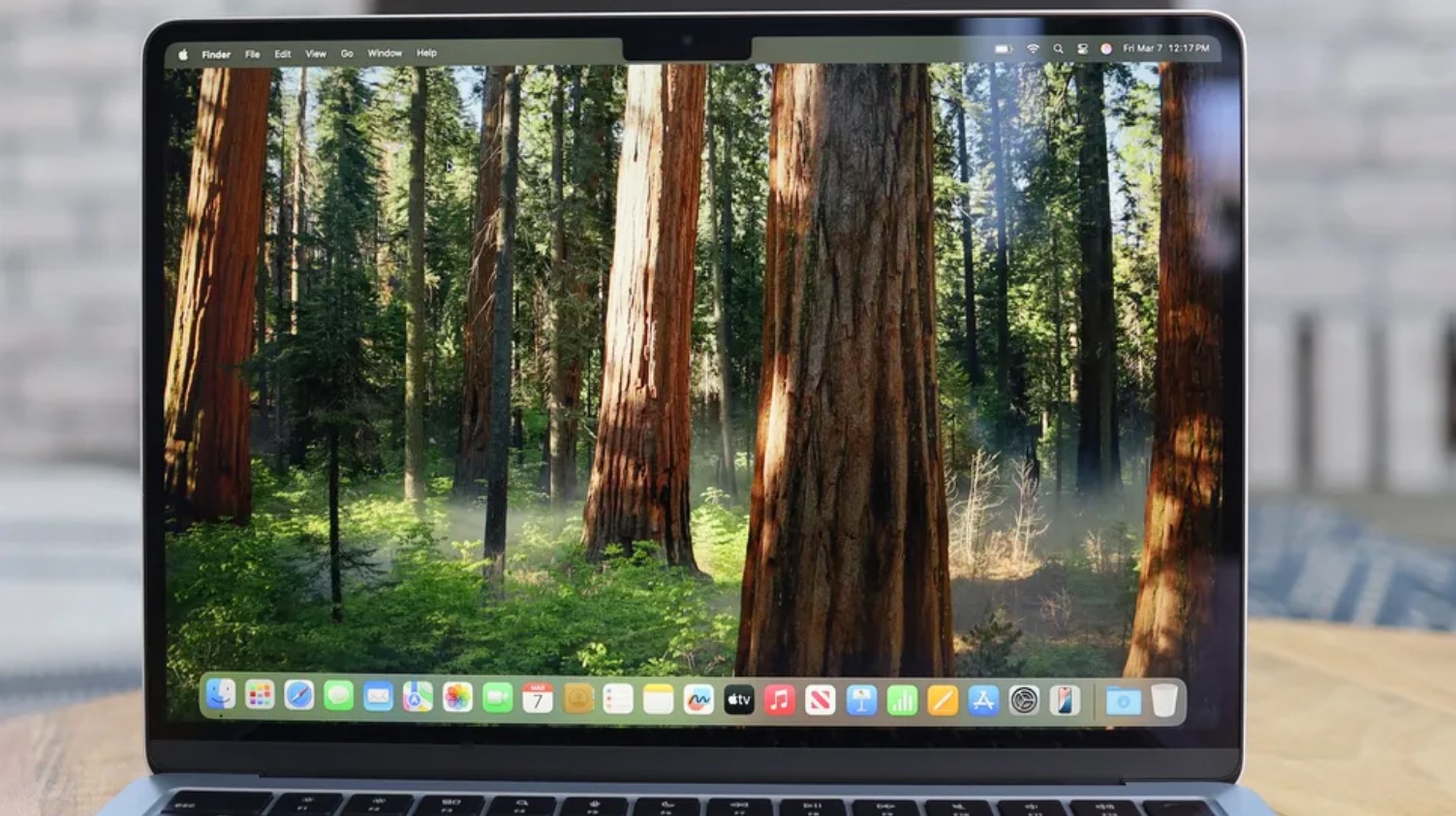 Comparaison entre le XPS 13 et le Macbook Air M4
