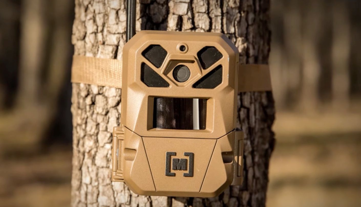 Moultrie Edge 3 hunting trail camera with live feed