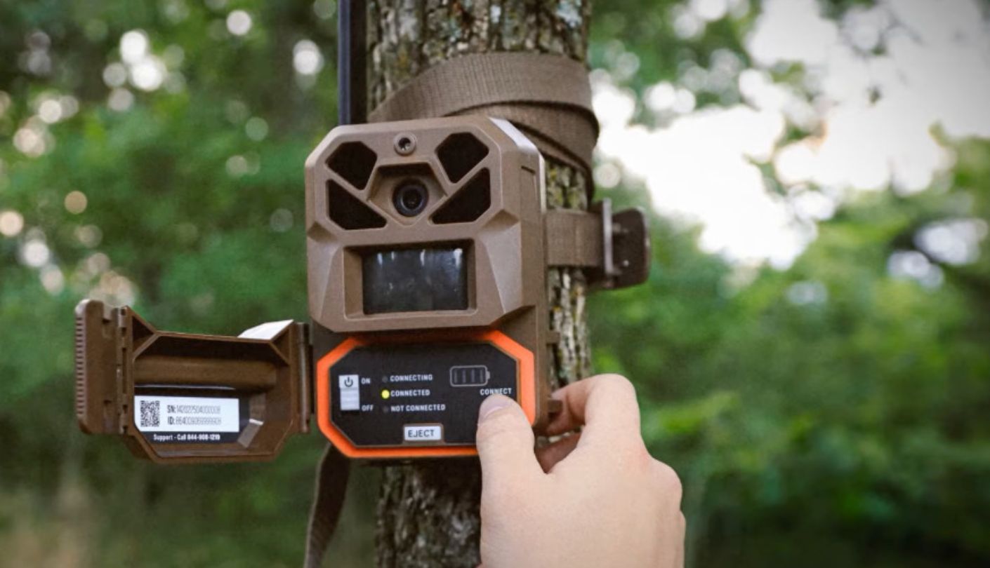 Moultrie Edge 3 cellular trail camera