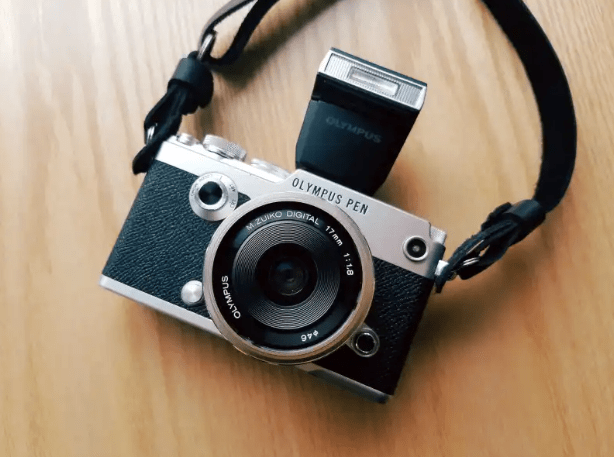 Olympus PEN-F appareil photo esthétique argentique