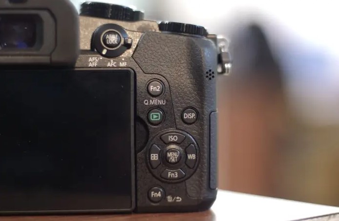 Panasonic LUMIX G85 entry level photography camera