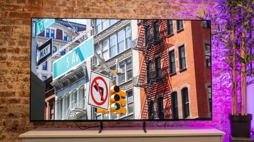 Téléviseur OLED Samsung S90D pour les films Netflix