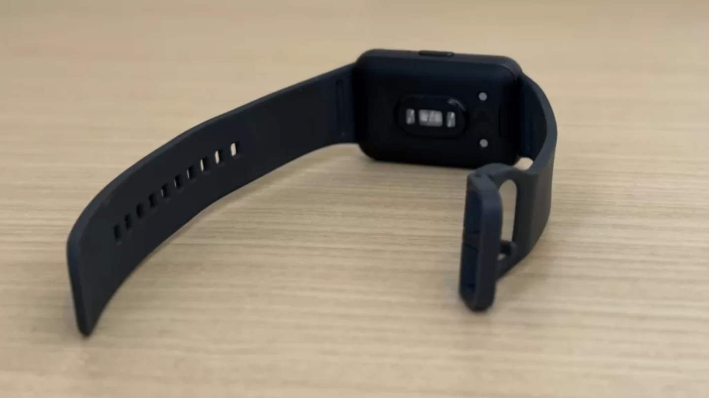 Samsung Galaxy Fit 3 smartwatch for marathon training