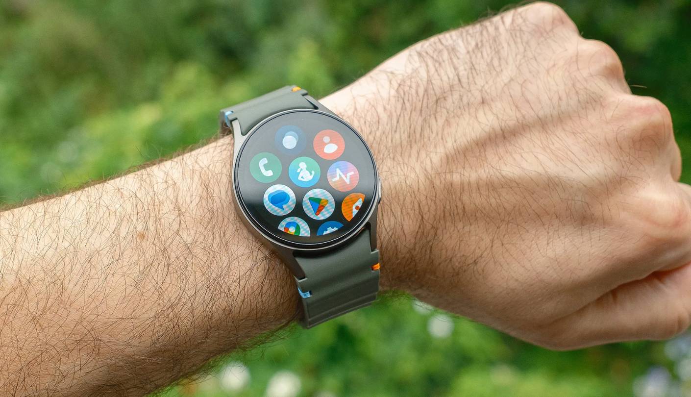 Samsung Galaxy Watch 7 smartwatch under 200 dollars