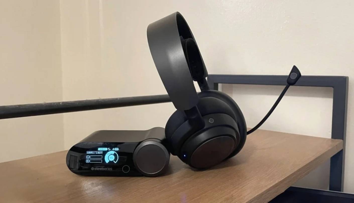 SteelSeries Arctis Nova Pro wireless gaming headset