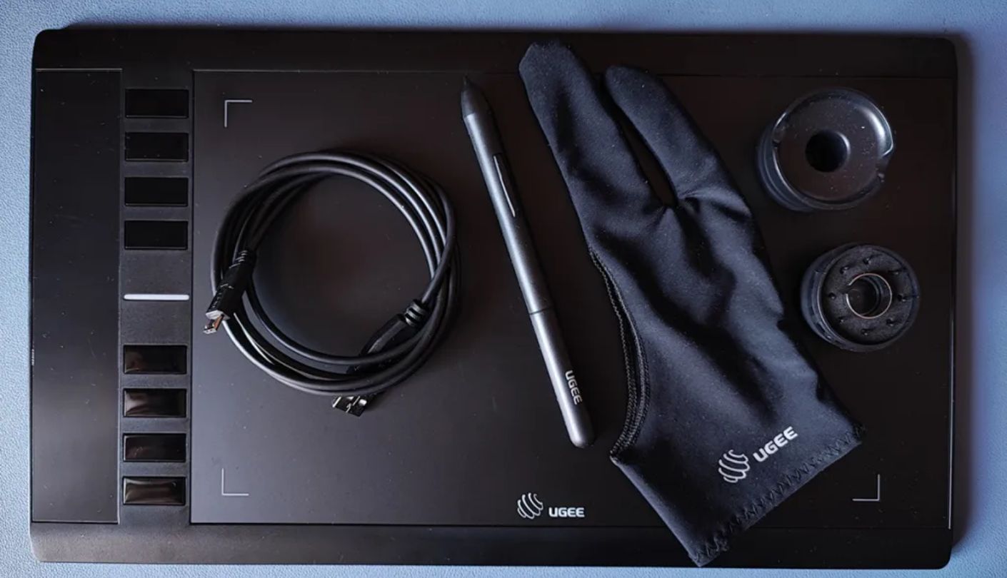 UGEE M708 V3 drawing tablet for beginners