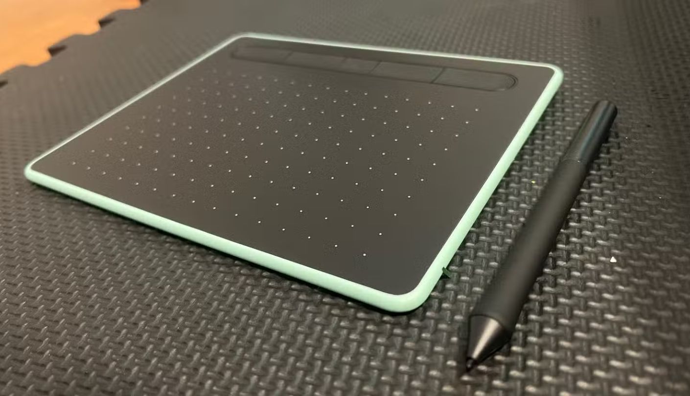 Wacom Intuos Small CTL-4100 tablet for drawing