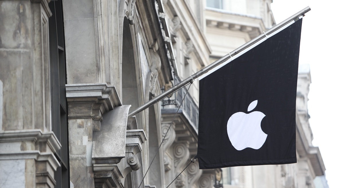 Les actions d'Apple atteignent un niveau record et la capitalisation frôle les 3 000 milliards de dollars