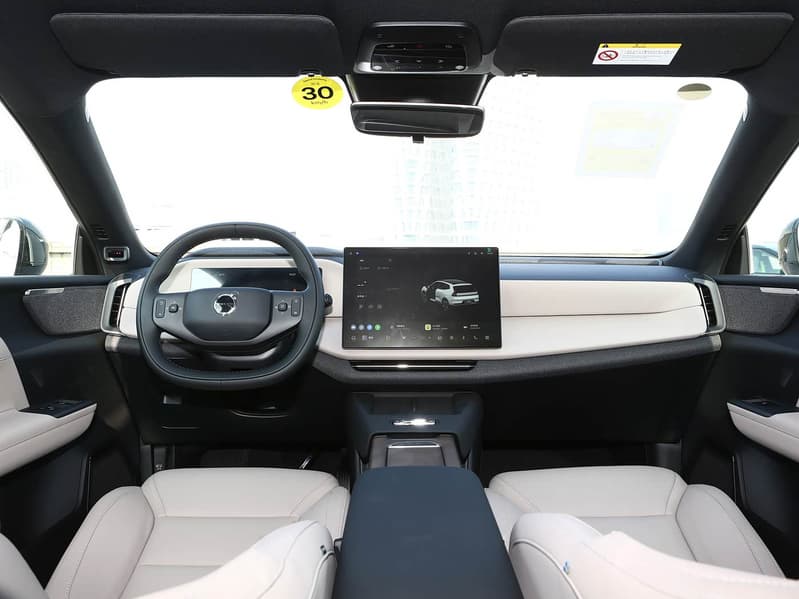 Інтер'єр Volvo XC70 з великими екранами
