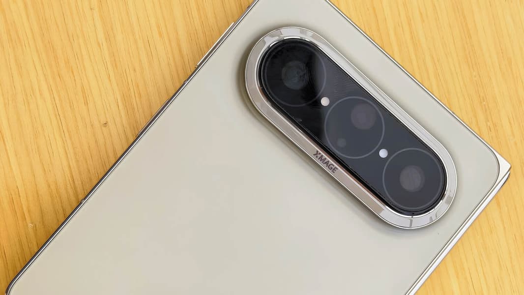 Huawei Pura X Max в развернутом виде