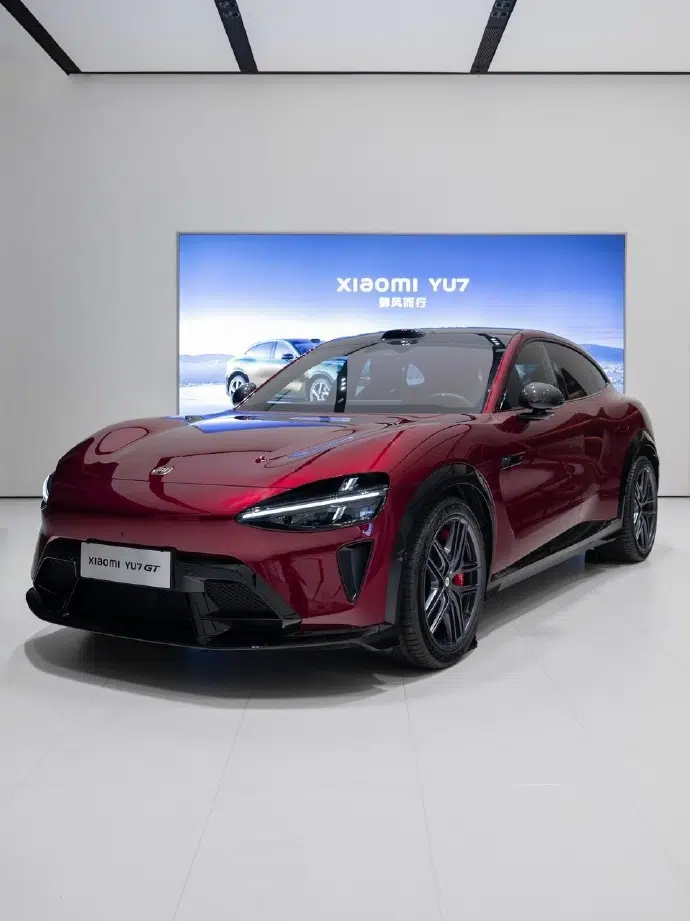 Xiaomi YU7 GT Crimson Red