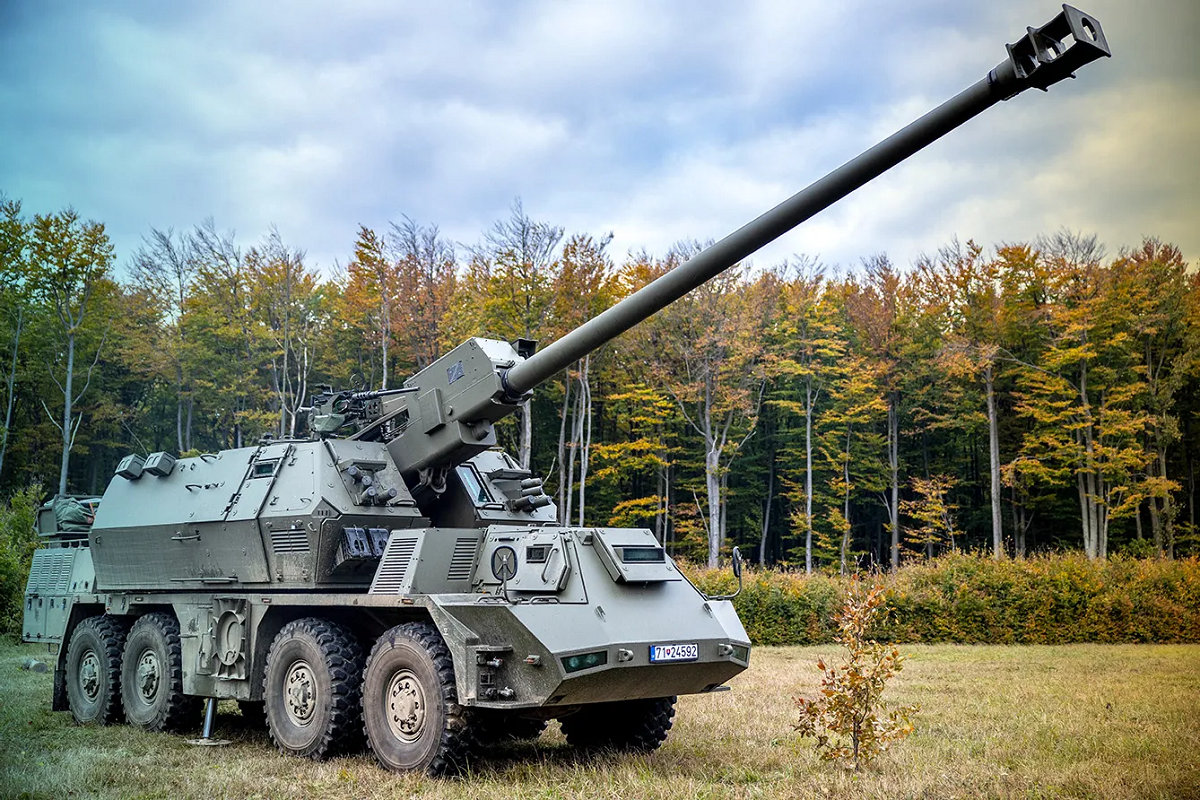 L'Ukraine signe un contrat pour la production de 16 obusiers automoteurs slovaques Zuzana 2