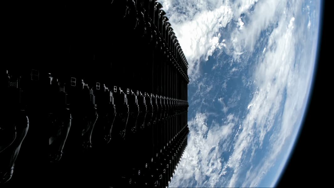 Супутники SpaceX у космосі