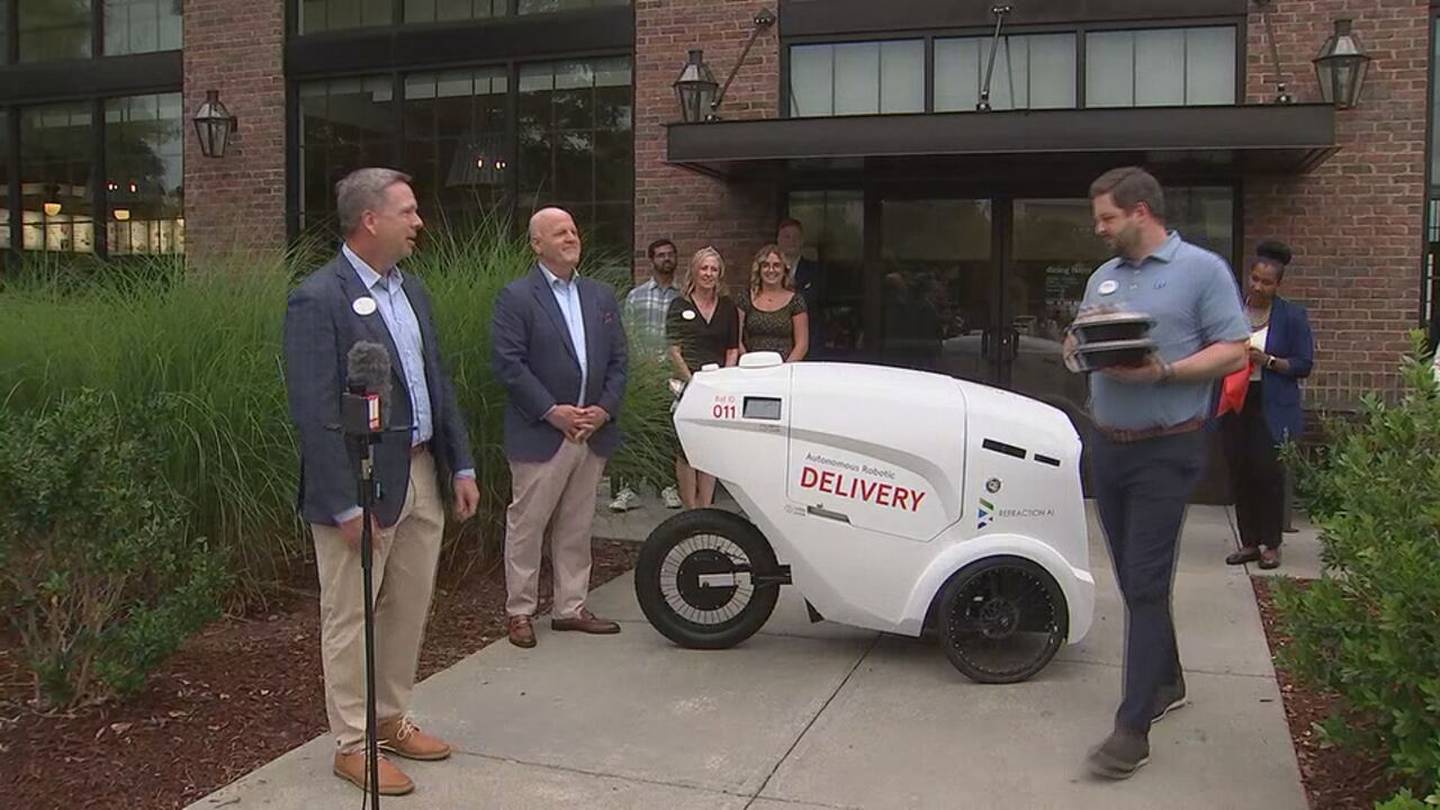 Un restaurant fast-food américain a commencé à tester un livreur robotisé.