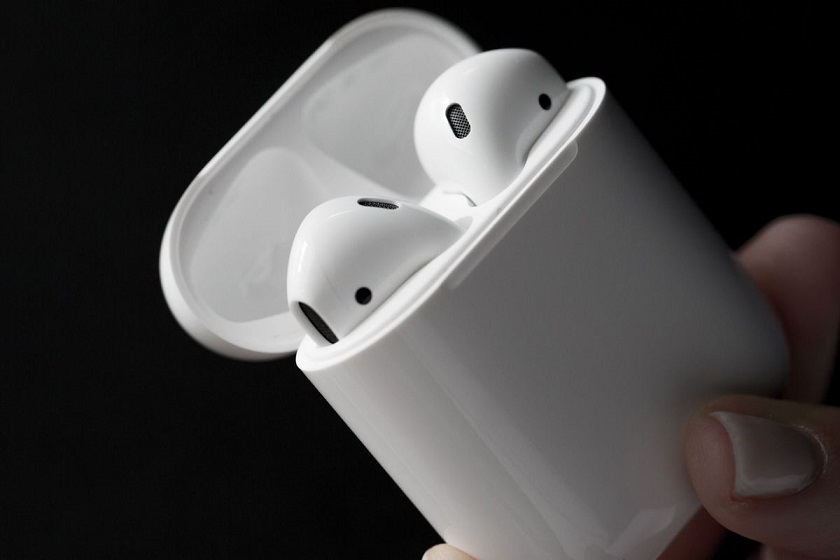 Начало продаж Apple AirPods отложили на 2017 год
